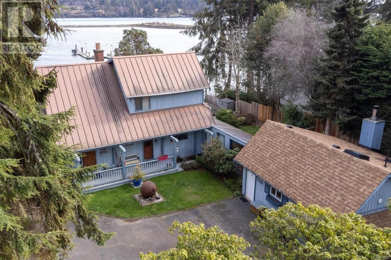 Salty Towers Ocean Front Guest house Sooke