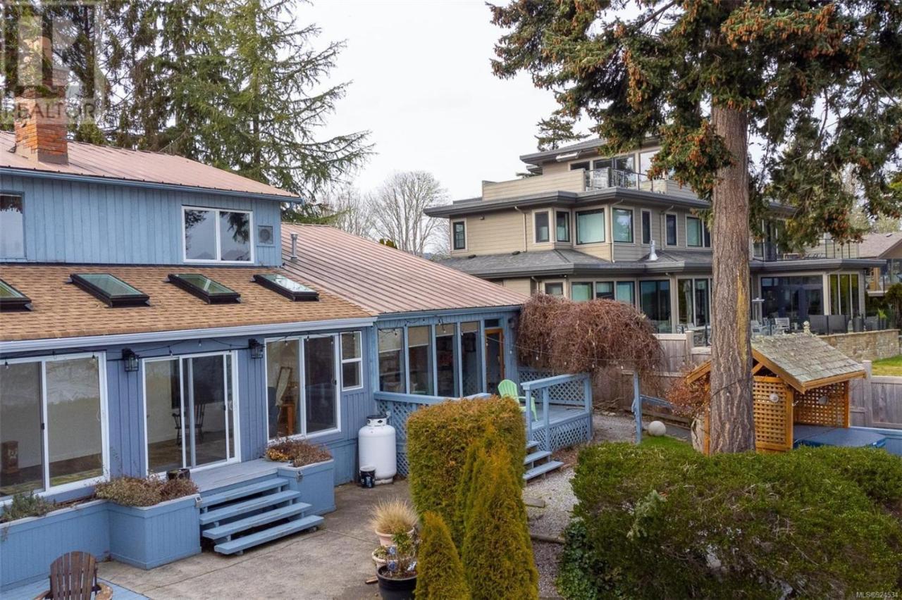 Guest house Salty Towers Ocean Front 4*