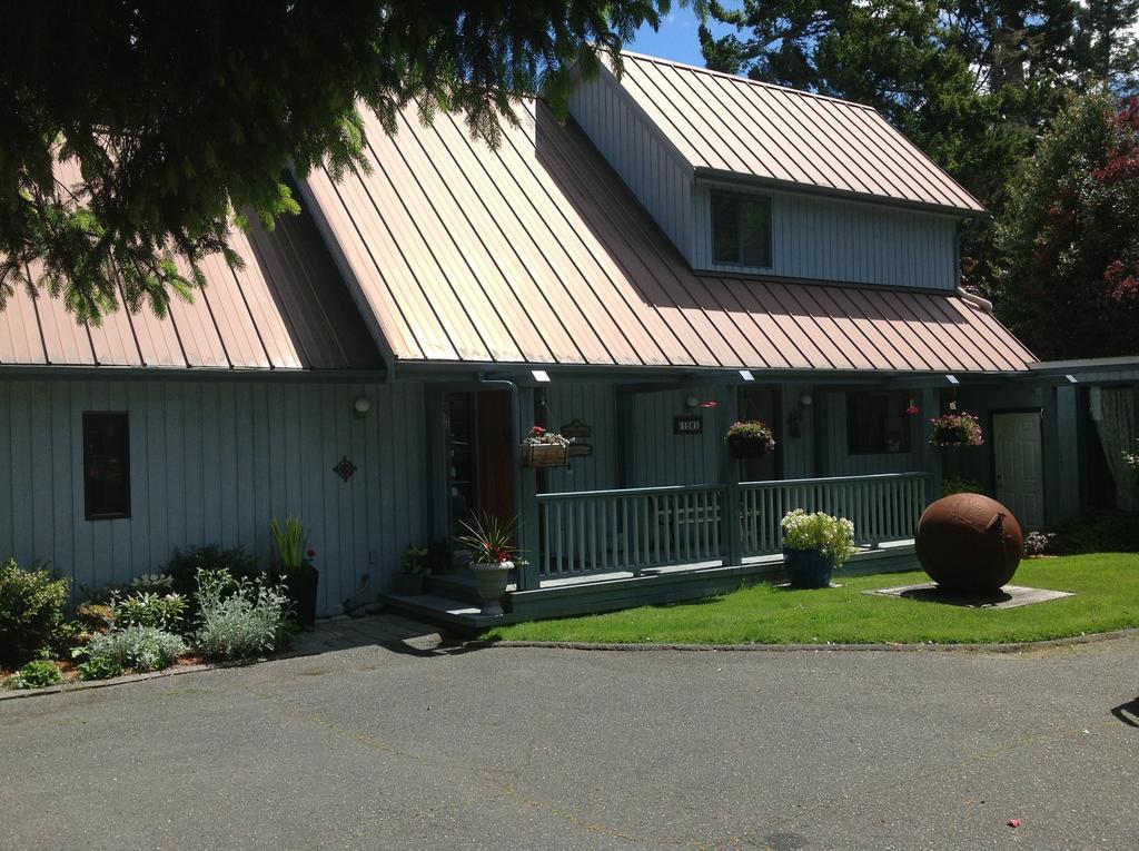 Guest house Salty Towers Ocean Front 4*